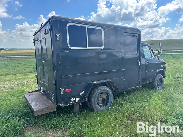 1986-chevrolet-g30-image-5