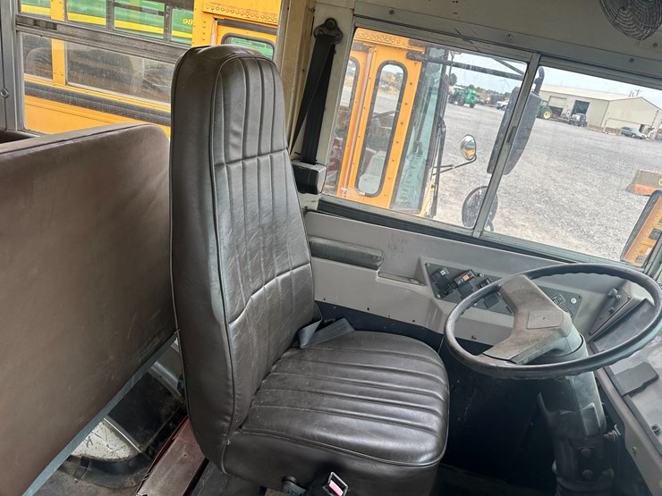 #21-•-#23872-•-2002-international-genesis-school-bus-vin:-1hvbgaan22a916951-image-60