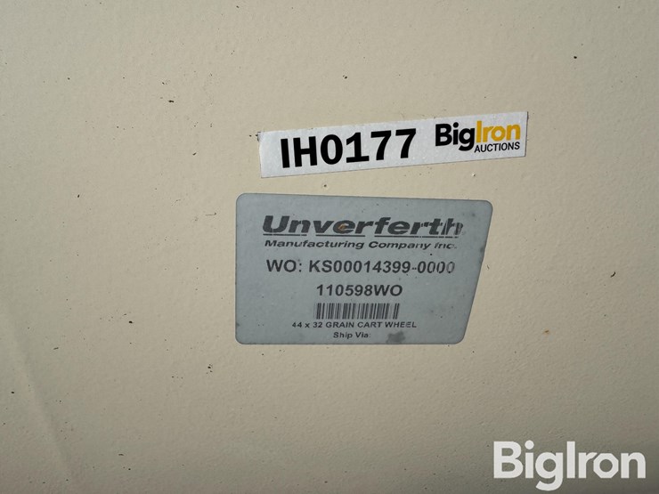 unverferth-44x32-grain-cart-rim-image-16
