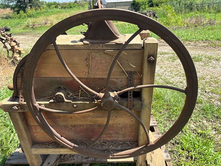 hocking-valley-corn-sheller-and-jack-image-4