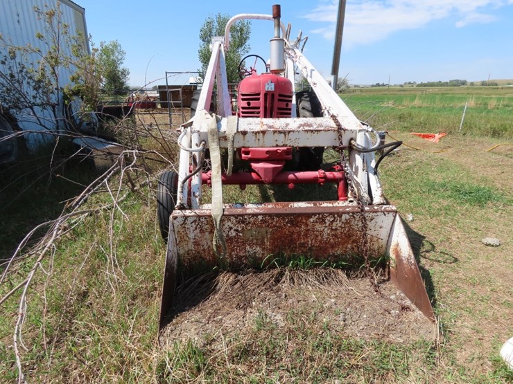 farmall-300-with-loader-image-2