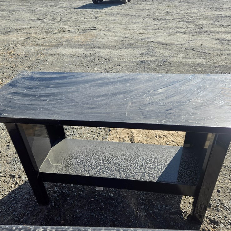 #402 • Kit container metal work benches