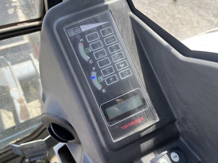 2014-takeuchi-tb285-image-27