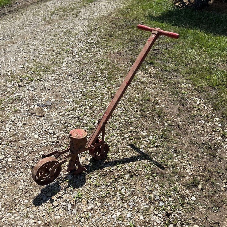 Thomas Columbia Walking Planter