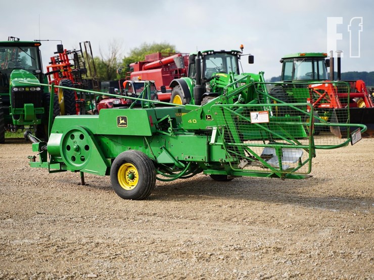 1990-john-deere-328-image-7
