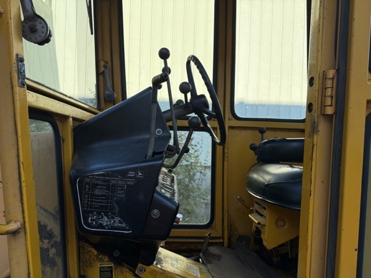 1974-deere-570a-image-7