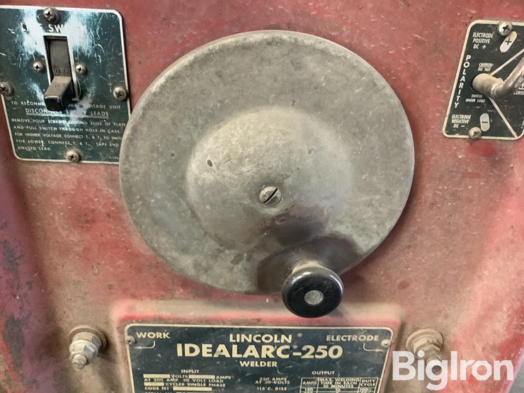 lincoln-idealarc-250-welder-image-9