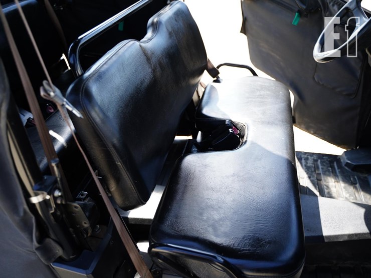 2017-john-deere-gator-image-22
