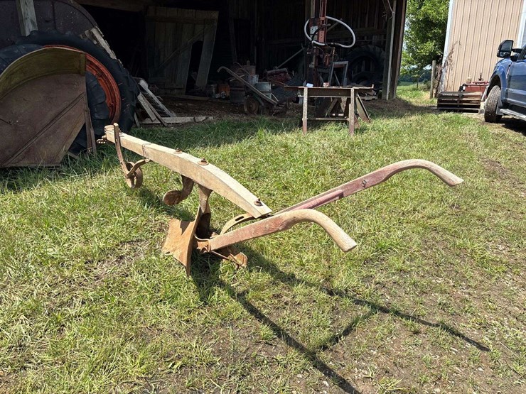 oliver-404-13”-walking-plow-image-7