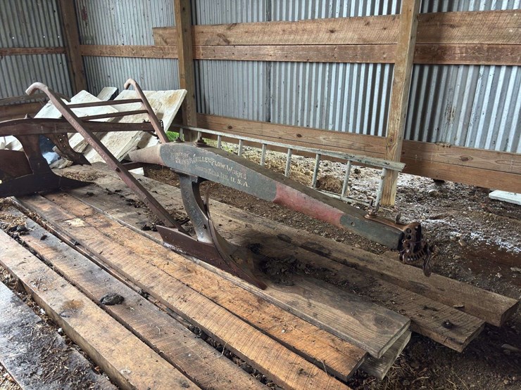 oliver-chilled-plow-works-14”-walking-plow-image-4