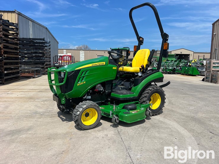 2018-john-deere-1025r-image-1