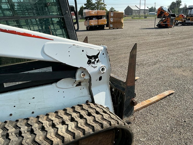 2015-bobcat-t770-image-28