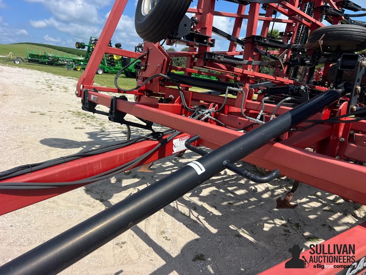 2011-case-ih-200-image-18