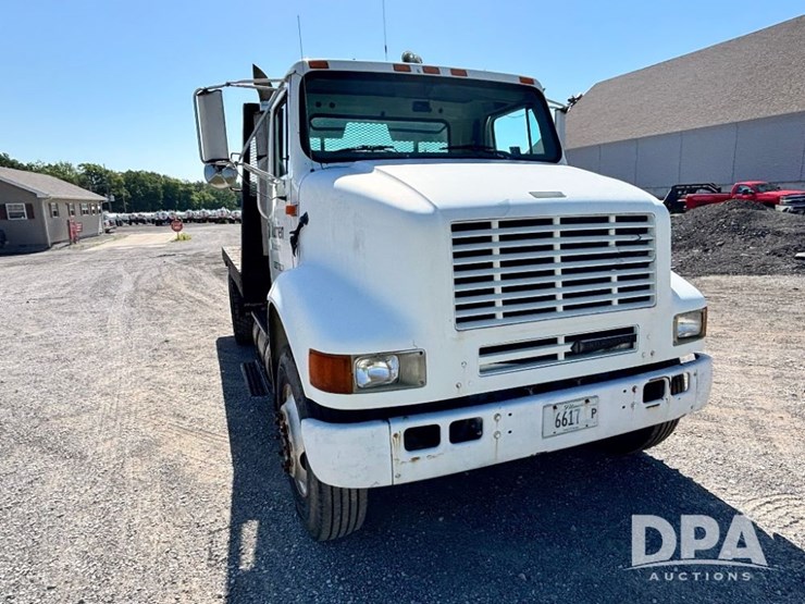 1999-ihc-8100-flatbed-truck-(gp11125,-unit-17355)-image-4