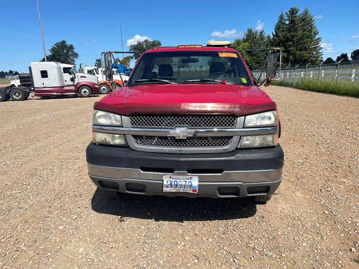 2004-chevrolet-silverado-3500-image-8