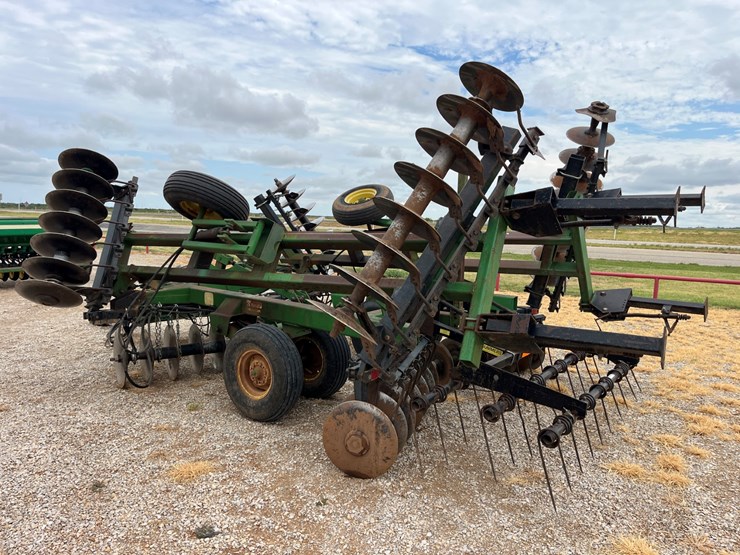 1989-john-deere-630-image-16