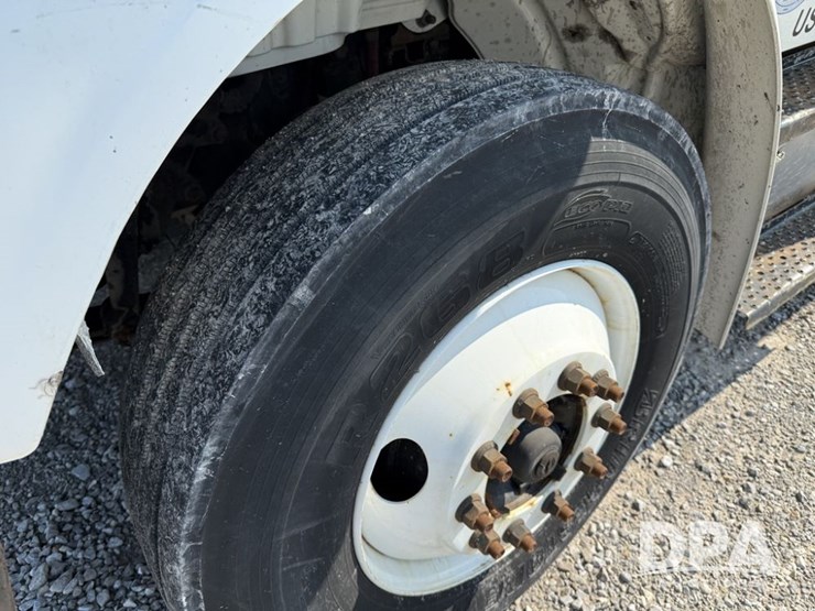 2012-freightliner-business-class-m2-van-truck-(pz13752,-unit-129)-image-11