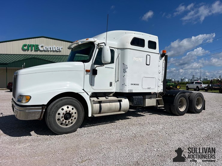 2005-international-9400i-t/a-truck-tractor-image-1