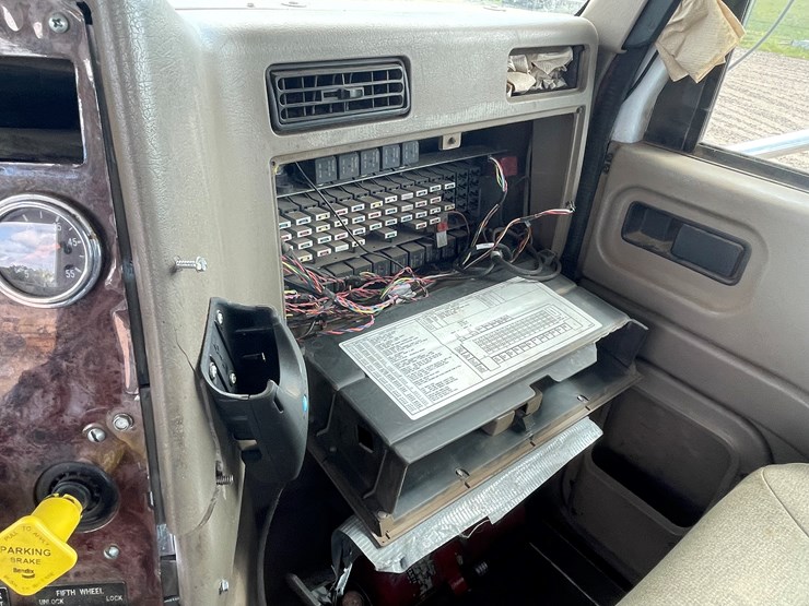 2012-international-9200i-image-28
