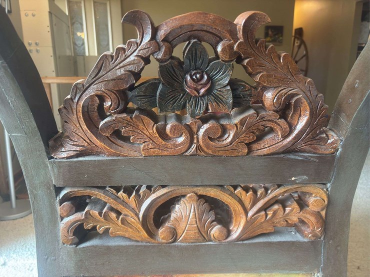 sled-with-ornate-painting-image-6