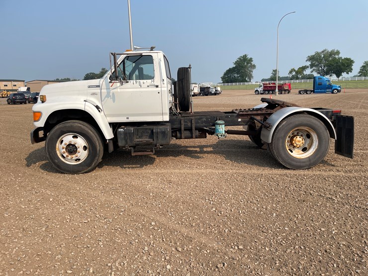 1995-ford-tractor-image-2