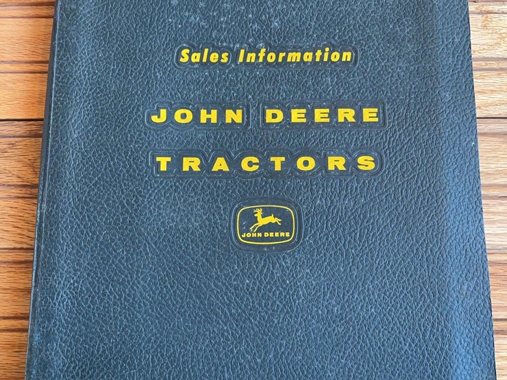 1962-john-deere-tractor-sales-information-binder-image-1