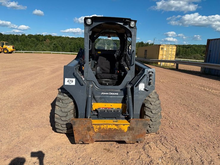 2022-deere-320g-image-2