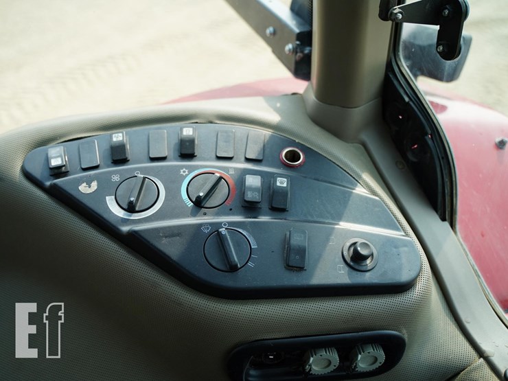 2012-case-ih-magnum-290-image-35