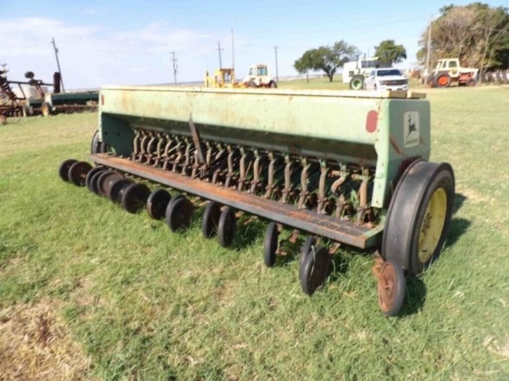 john-deere-8300-image-5