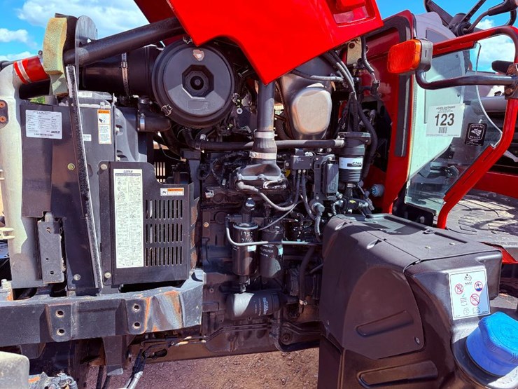 2016-case-ih-farmall-130a-image-29