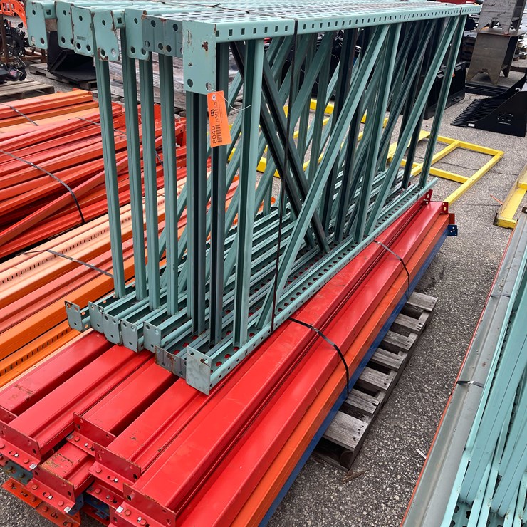 #8040 • Teardrop Pallet Racking (09)