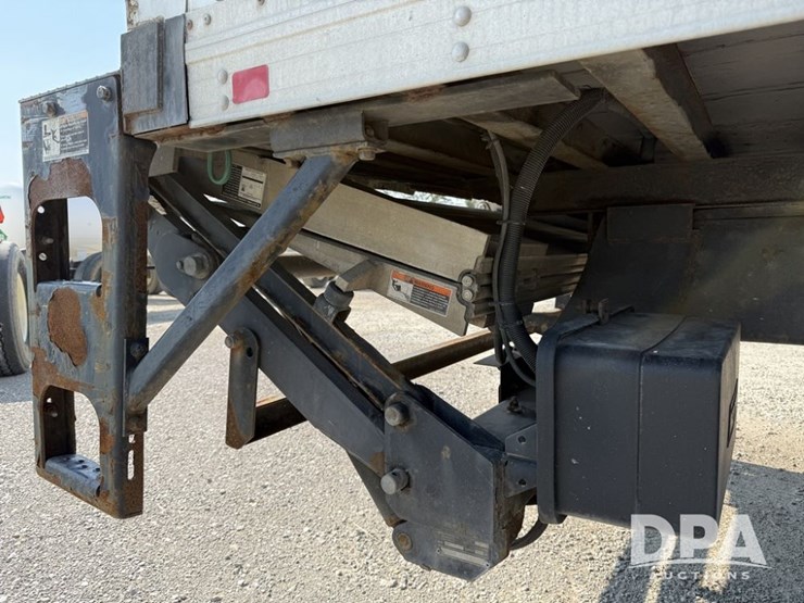 2012-freightliner-business-class-m2-van-truck-(pz13752,-unit-129)-image-10