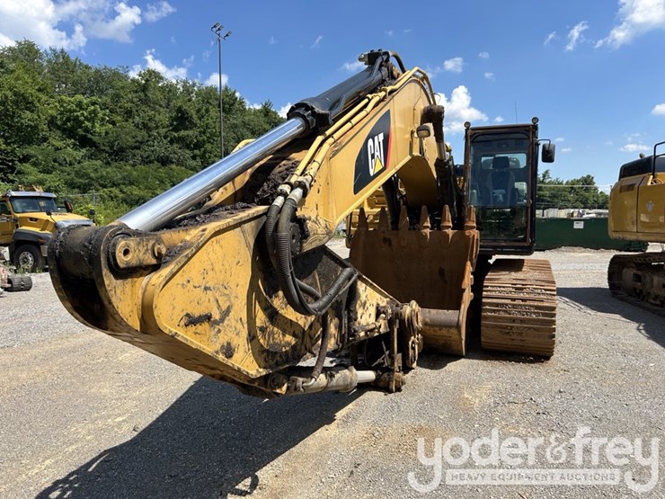 2016-caterpillar-336fl-image-1