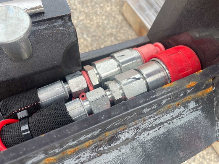 #8022-•-unused-hydraulic-skid-steer-forks-(o11)-image-3