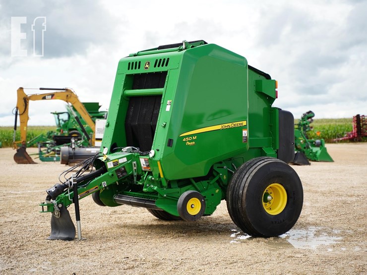 2023-john-deere-450m-image-1