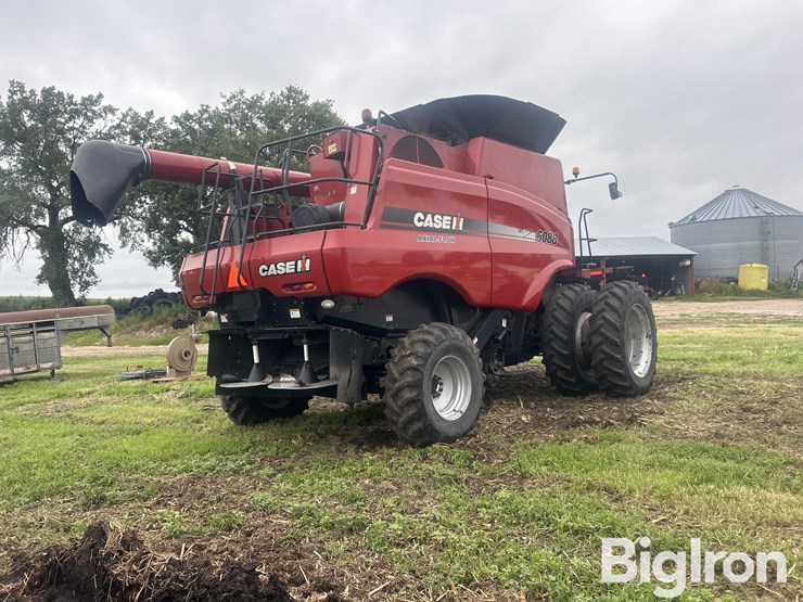 2009-case-ih-6088-image-5