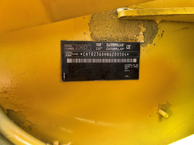 caterpillar-236-image-8