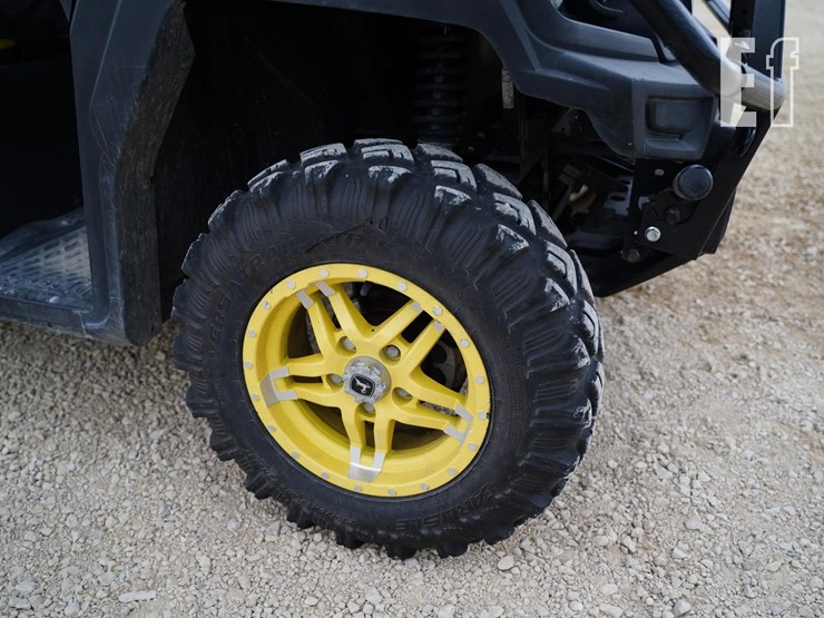 2019-john-deere-gator-xuv-835m-image-15