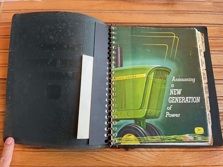 1962-john-deere-tractor-sales-information-binder-image-3