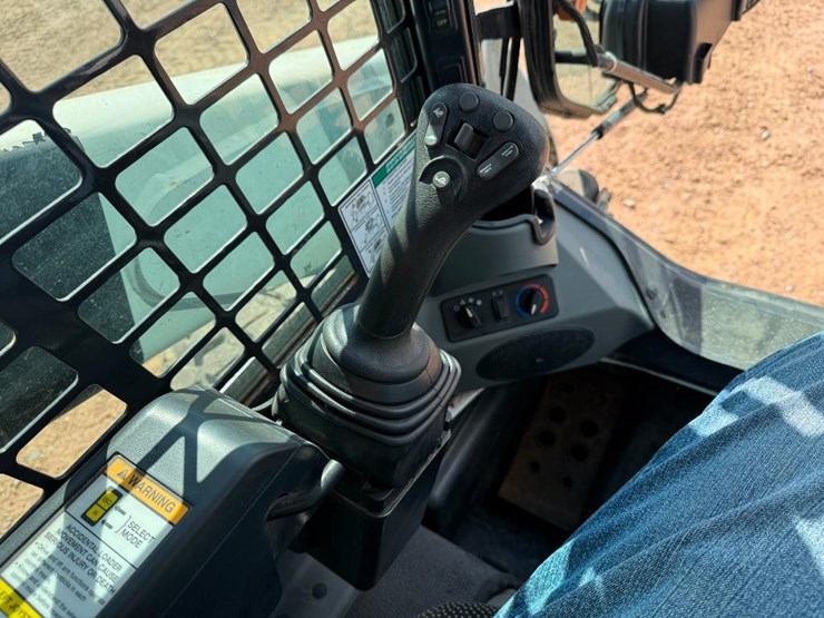 2018-bobcat-s770-image-32