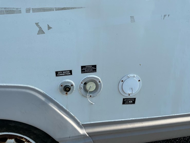 #2252-•-coachmen-futura-2000-travel-trailer*-image-17