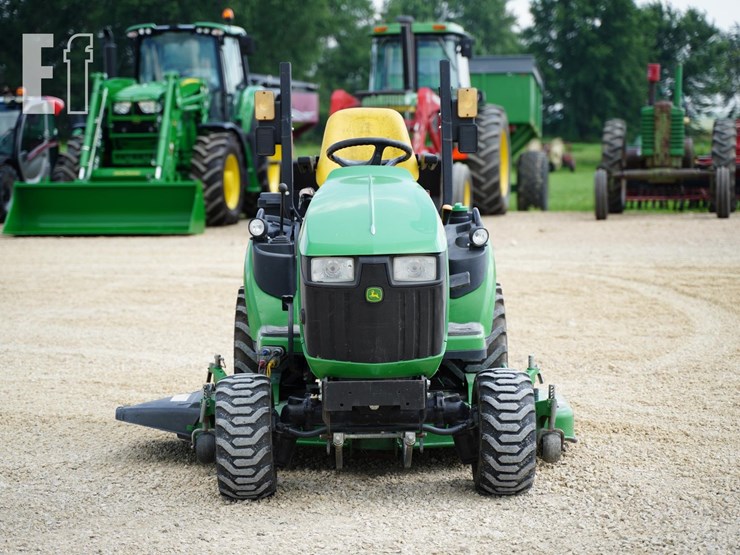 2019-john-deere-1025r-image-2