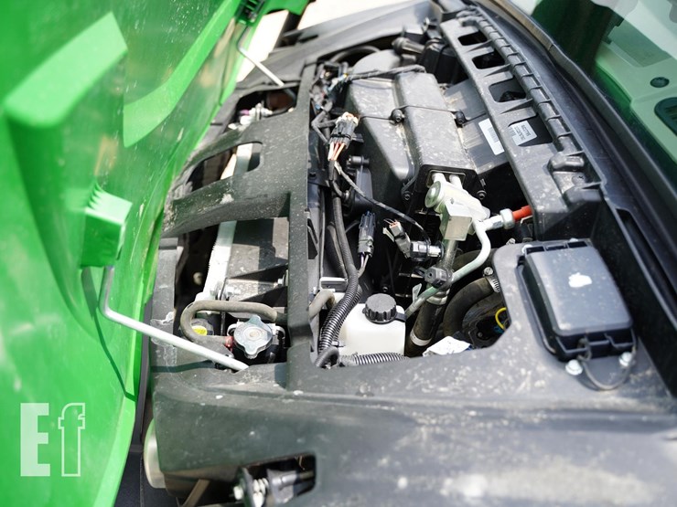 2023-john-deere-gator-xuv-835r-image-15