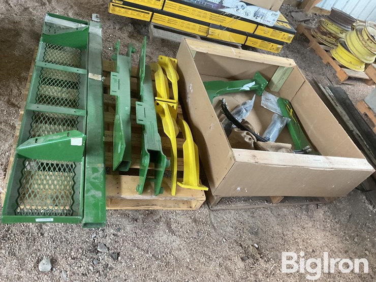 john-deere-148-image-18