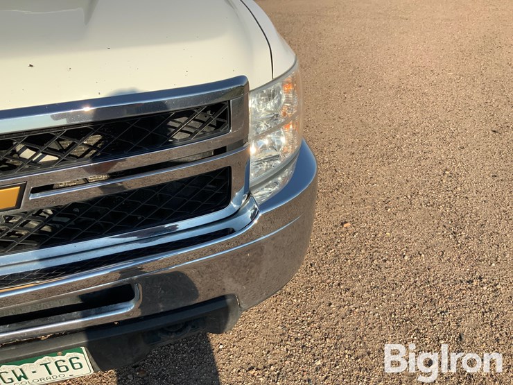 2013-chevrolet-3500hd-image-15