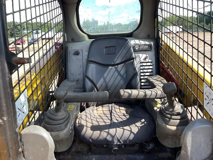 caterpillar-236-image-16