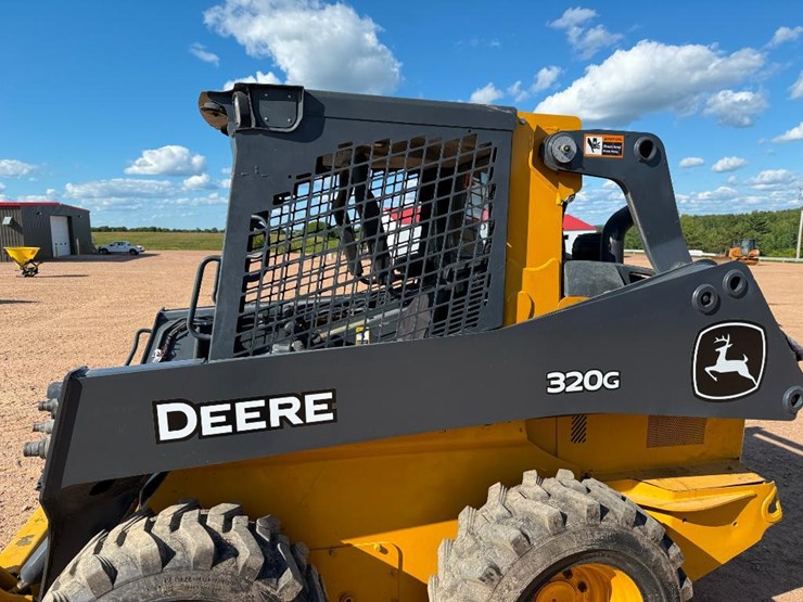 2022-deere-320g-image-10