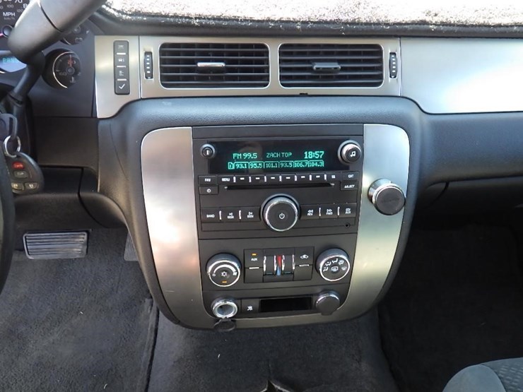 2007-chevrolet-tahoe-image-23