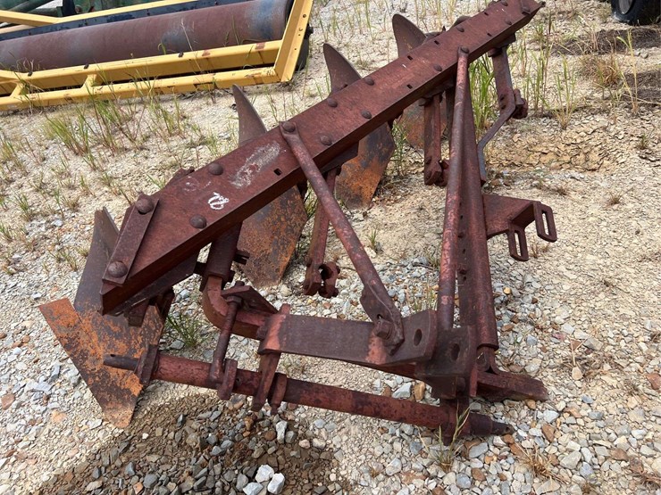 4-bottom-3pt-breaking-plow-image-2