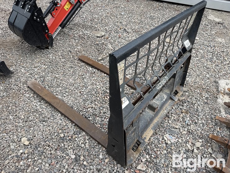 4'-compact-track-loader-pallet-forks-image-7